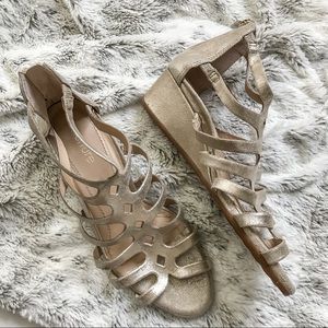Nurture Athena wedge sandal 7.5